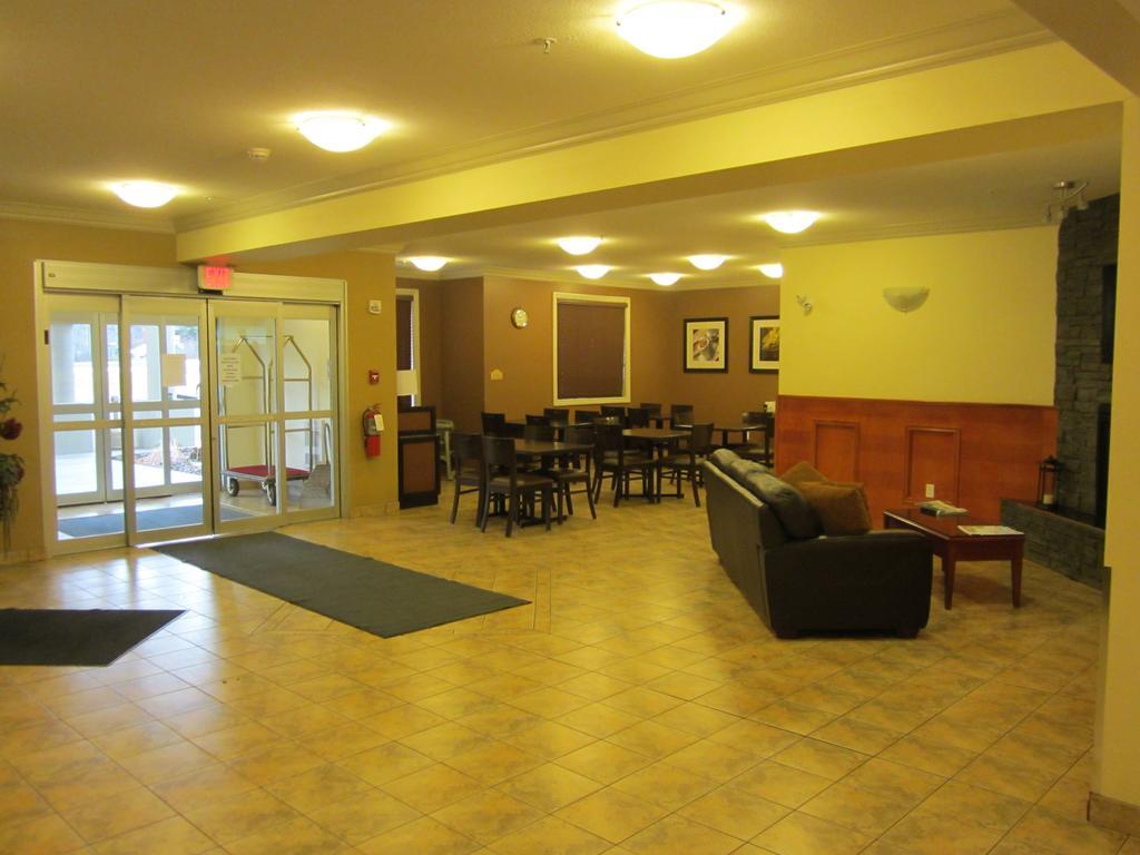 Trend Mountain Hotel & Conference Centre Tumbler Ridge Kültér fotó