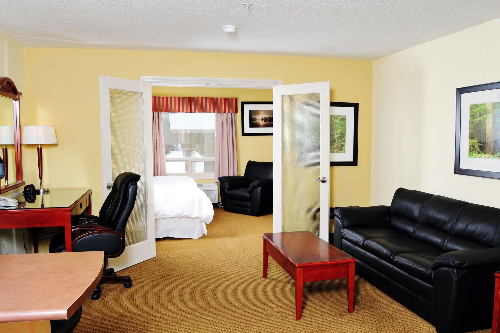 Trend Mountain Hotel & Conference Centre Tumbler Ridge Szoba fotó